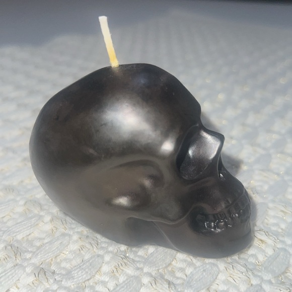 NWT Black Skull Candle - Picture 2 of 7